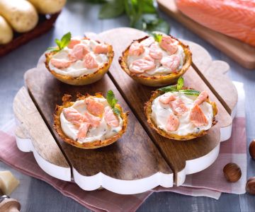 Gevulde aardappelmandjes met zalm