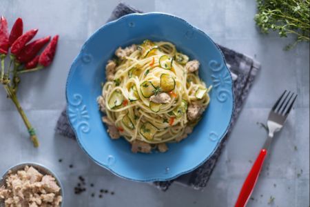 Spaghetti met tonijn en courgette