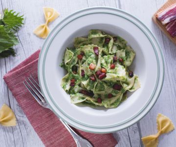 Farfalle met brandnetelpesto