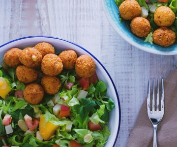 Gehaktballen in de salade
