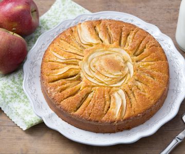 Appeltaart met waaiervormige appelplakjes