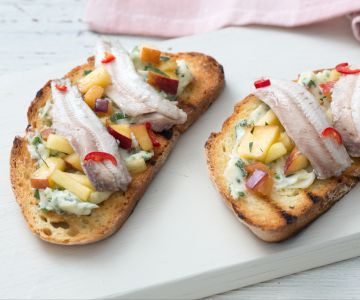 Crostone met boter en sardines