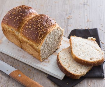 Pan brioche met lijnzaad