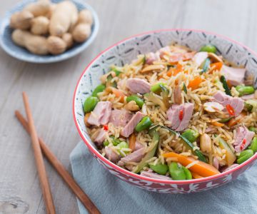 Roergebakken rijst met tonijn