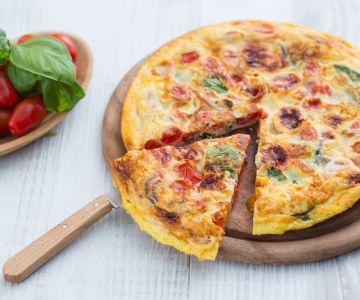 Frittata met tomaten en basilicum
