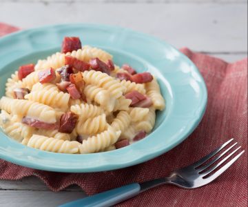 Pasta met vier kazen en speck