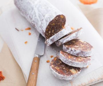 Chocoladesalami met exotisch fruit