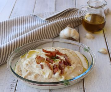 Bonenpuree met krokant spek