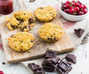 Sbrisoline met kersen en chocolade