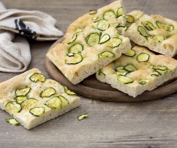 Focaccia met courgette