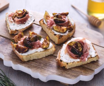 Bruschetta met vijgen en zoete prosciutto