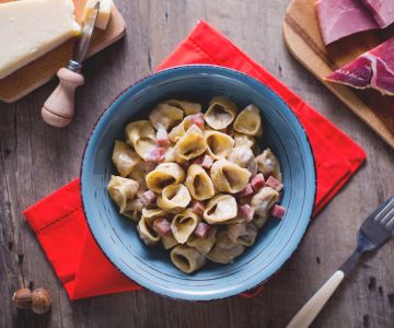 Tortellini met room en ham