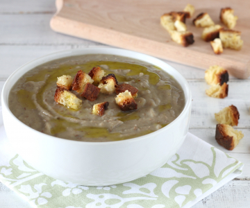 Romige aardappel-linzensoep met kerrie