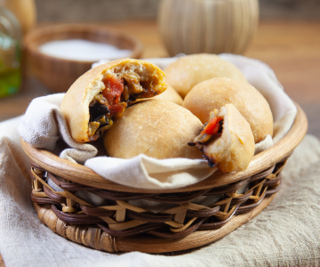 Pizza-bommetjes met aubergine