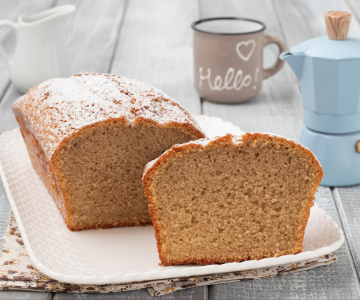 Plumcake met koffie en melk