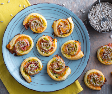 Bladerdeegrolletjes met courgette en gekookte ham