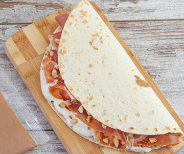 Piadina met rauwe ham en mascarpone