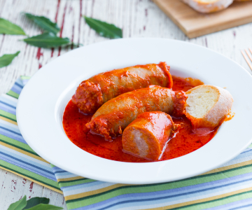Italiaanse worstjes in tomatensaus