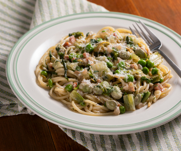 Spaghetti met voorjaarsgroenten