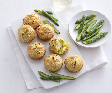 Hartige taartjes met asperges en geitenkaas