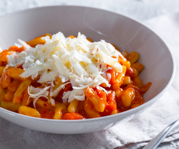 Cavatelli met aardappel, cherrytomaatjes en gerookte ricotta