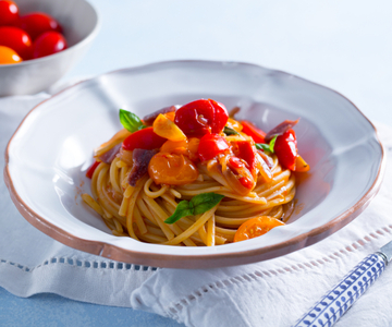 Pasta met cherrytomaatjes, ansjovis en ui