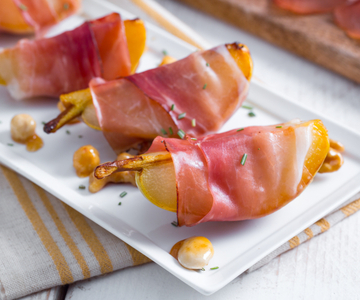 Peren met speck en gedroogd fruit