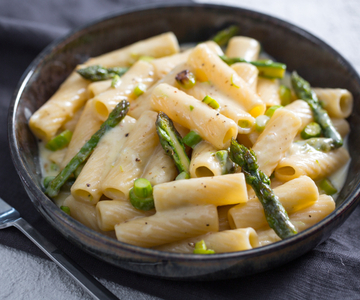 Pasta met asperges en fontina