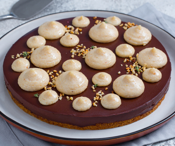 Crostata met hazelnoot, chocolade en gezouten karamel