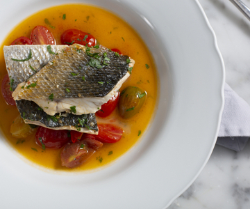 Zeebaars in acqua pazza