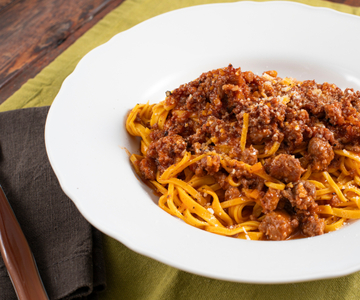 Tajarin met 30 eidooiers en worst-ragù