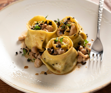 Gevulde pappardelle met konijnenragù