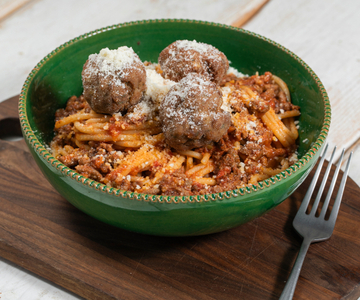Spaghetti met ragù en gehaktballetjes