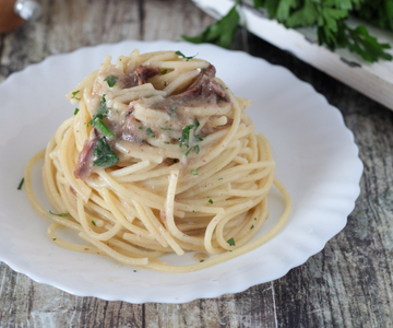 Pasta met boter en ansjovis