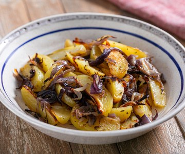 Aardappels en uien uit de oven