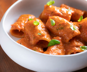 Romige pasta met tomatensaus