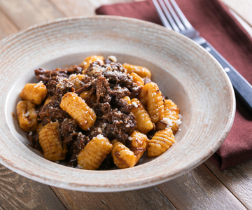Polentagnocchi met ragù van ree
