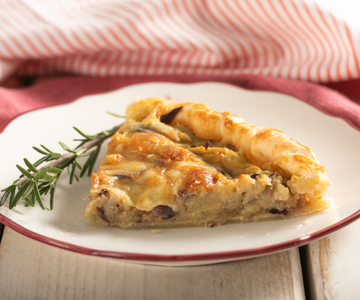 Hartige taart met radicchio en aardappelen