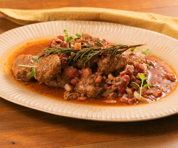 Gehaktballetjes in tomatensaus