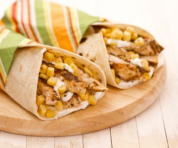 Piadina's met kipfilet en maïs