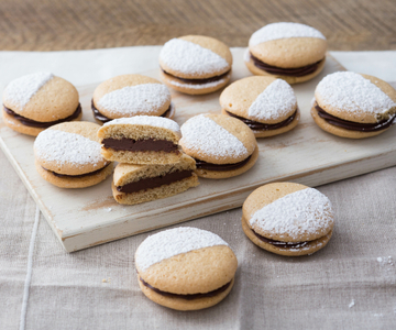 Koffiekoekjes gevuld met pure chocolade
