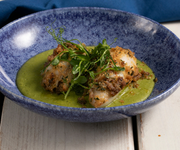 Siciliaanse gevulde calamari met erwtencrème