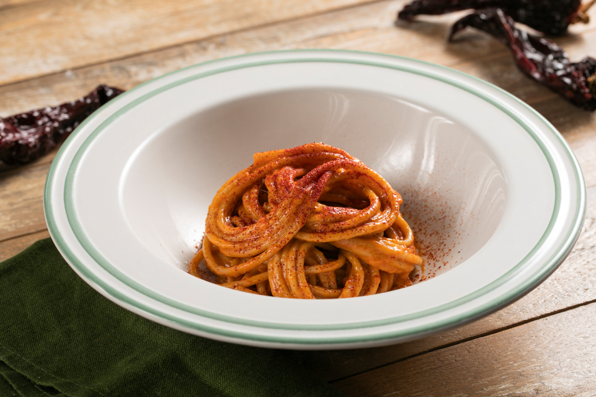Spaghetti met gemengde paprika's