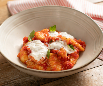 Gnocchi met tomatensaus en burrata