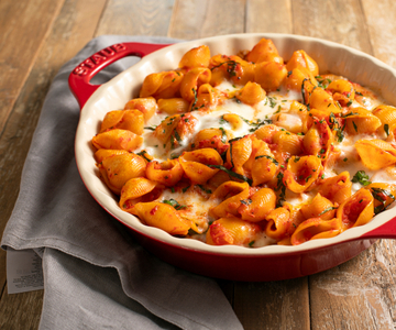 Ovenschelpen met tomaat en mozzarella