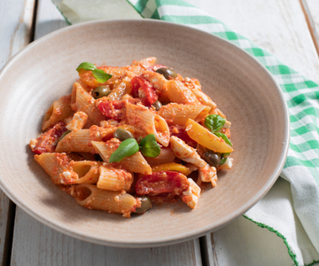 Pastasalade met feta en cherrytomaatjes