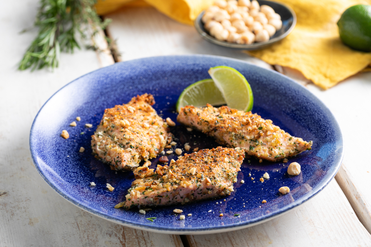 Forel met hazelnootkorst