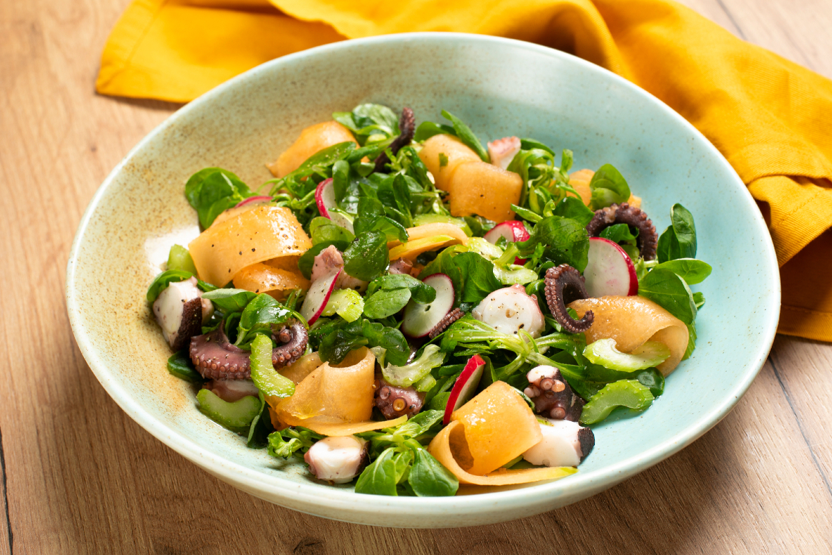 Salade met octopus en meloen