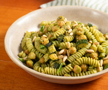 Pasta met kikkererwten en courgette