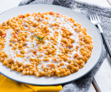 Pasta met kikkererwten en Taleggio